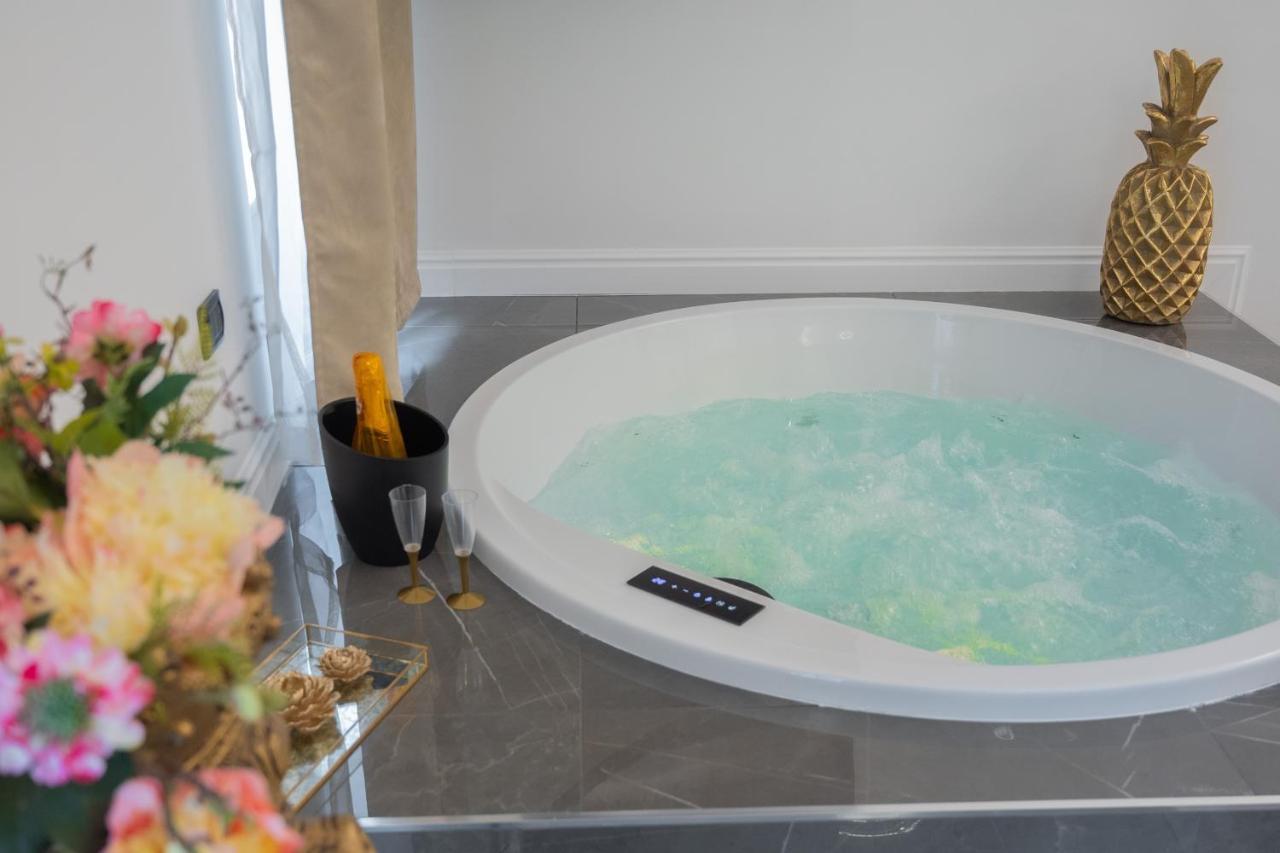 פומפיי Nm Luxury Suites מראה חיצוני תמונה