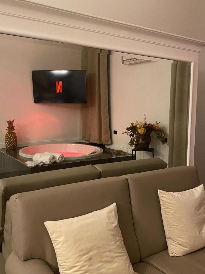 פומפיי Nm Luxury Suites מראה חיצוני תמונה